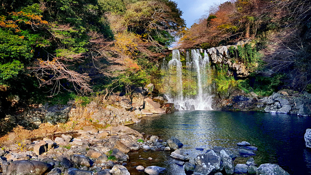 Cheonjeyeon Waterfall